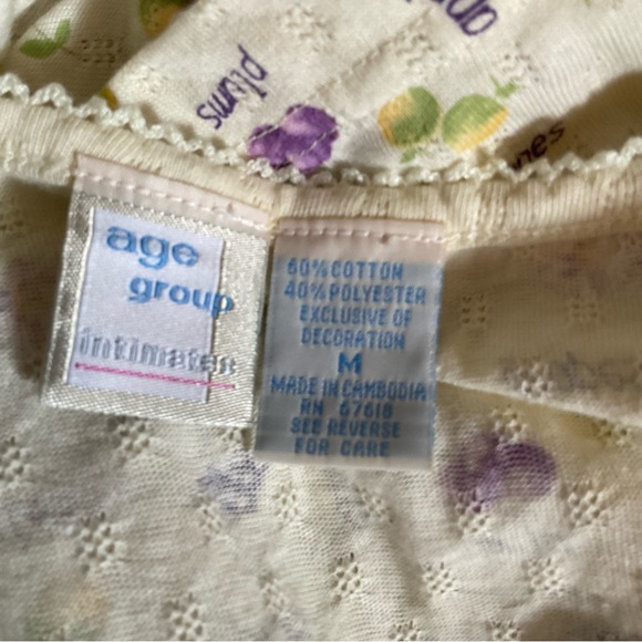 Age Group Intimates Nightgown size medium (F1) Grapes Pears Plums Floral - Picture 6 of 6